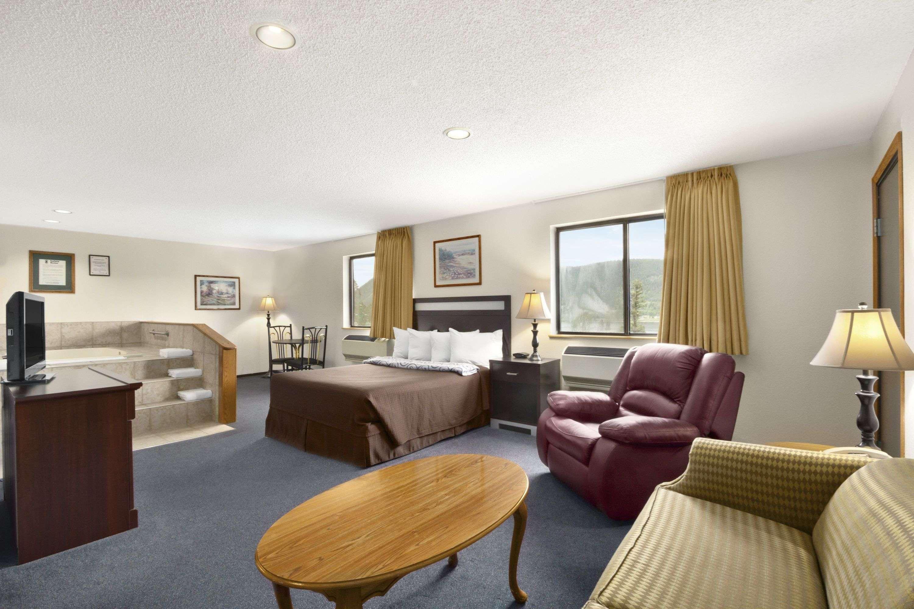 Super 8 By Wyndham Williams Lake Bc Exterior photo