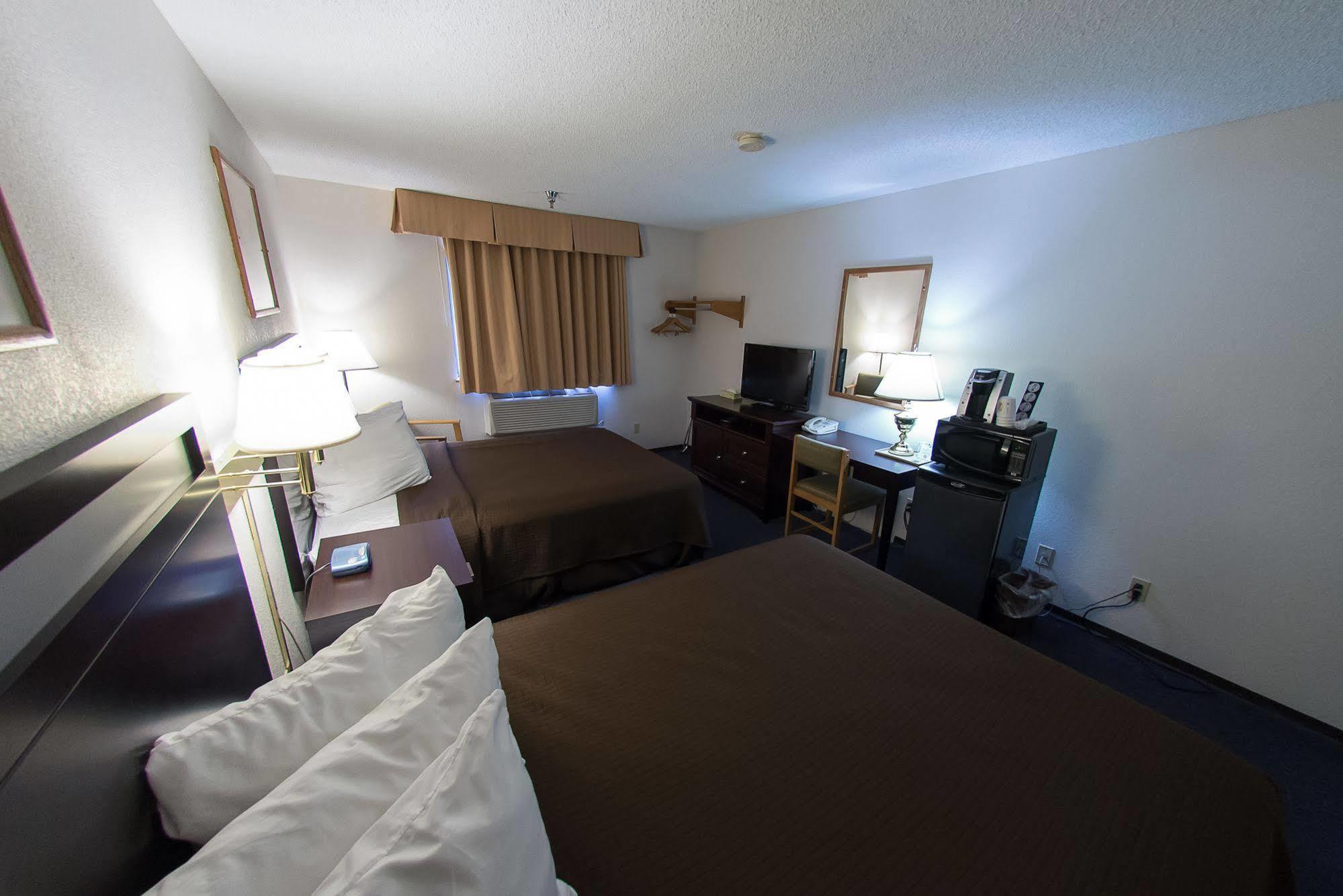 Super 8 By Wyndham Williams Lake Bc Exterior photo